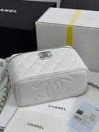 CC 25P Vanity Case 17cm White Leather Silver Hardware 243460