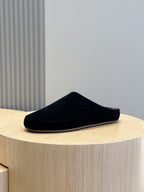 LP TOMORI SABOT MULES BLACK SUEDE