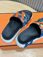 HM SLIPPERS BLACK AND NAVY CANVAS WITH MOTIF