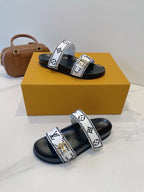 Bom Dia Flat Comfort Mule White Black Monogram Embossed Print Classic 241336