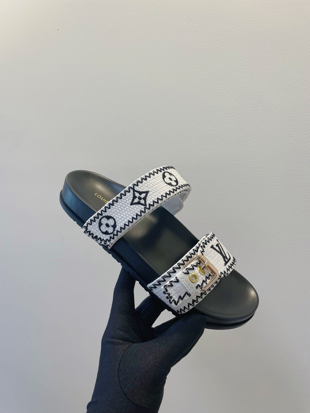 Bom Dia Flat Comfort Mule White Black Monogram Embossed Print Classic 241336