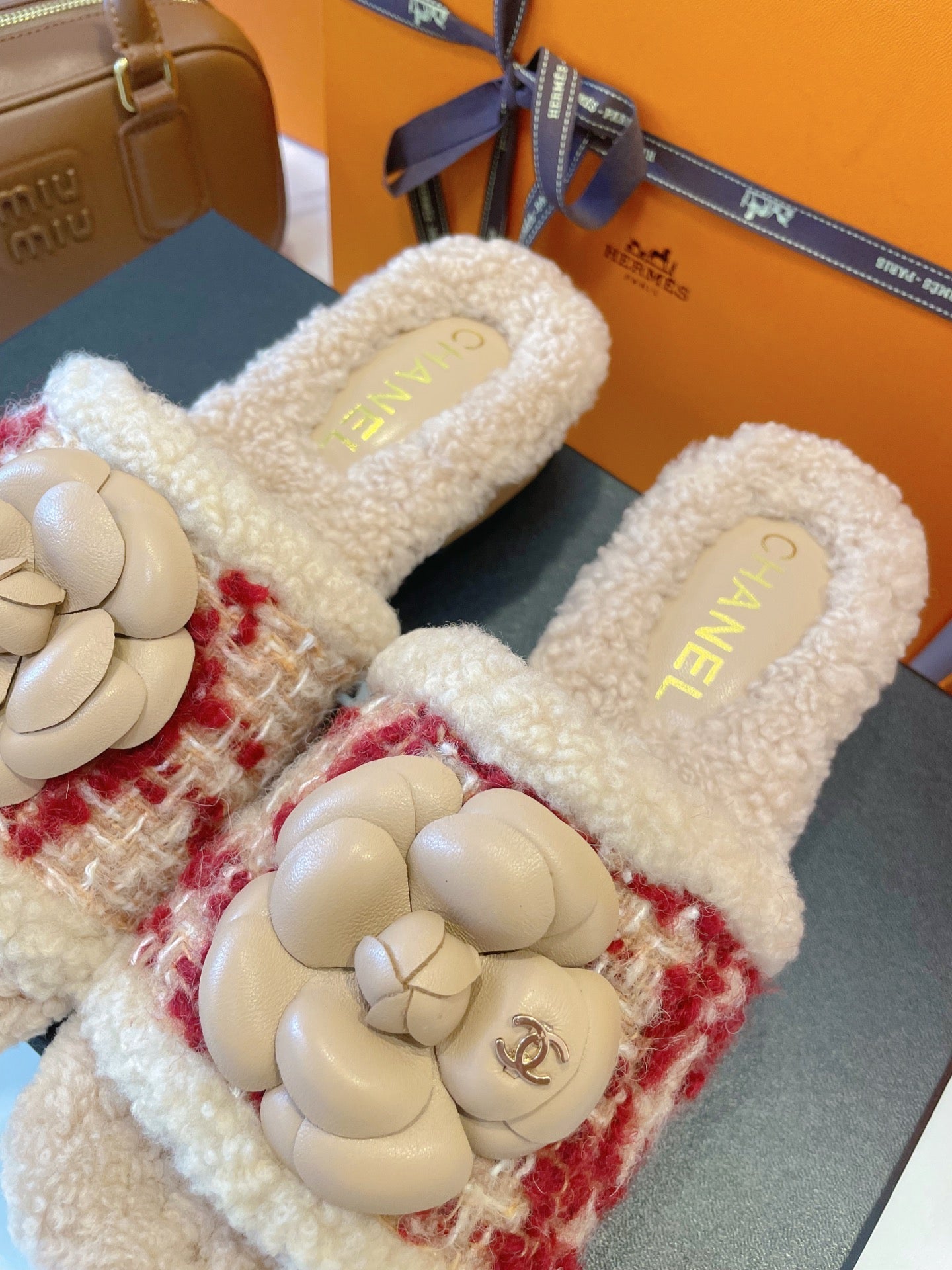 CC 25C Logo Slippers 50mm Multicolor Shearling Wood Sheepskin 423694