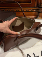 LE TECKEL MEDIUM BAG 33 IN QUINCY BROWN GOATSKIN
