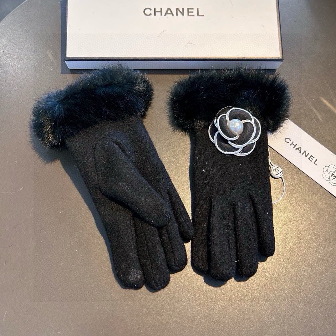 GLOVES IN BLACK WOOL WITH RABBIT FUR 439141