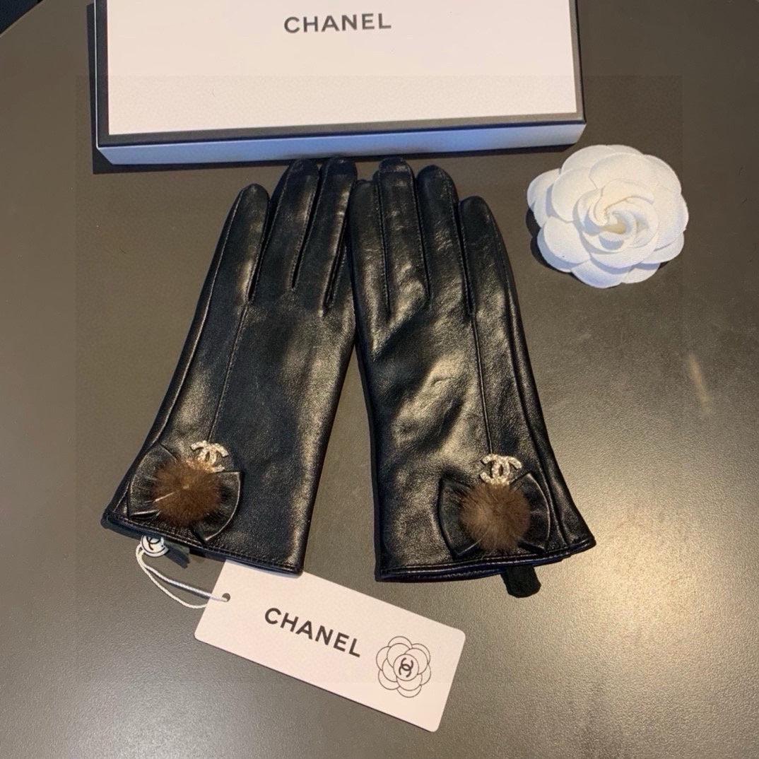 GLOVES IN BLACK LAMBSKIN 456328