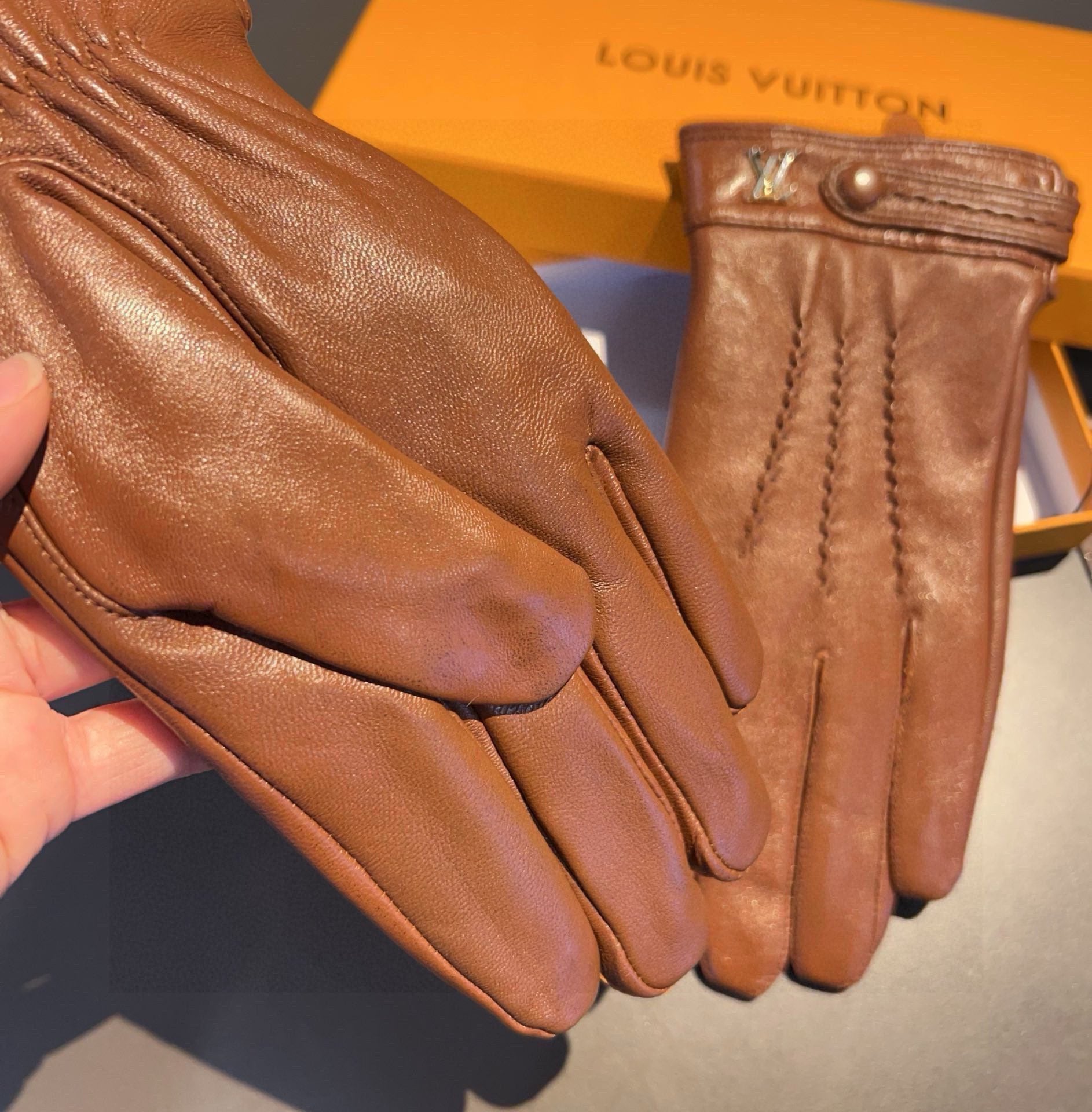 GLOVES IN BRONZE BROWN LAMBSKIN 456343