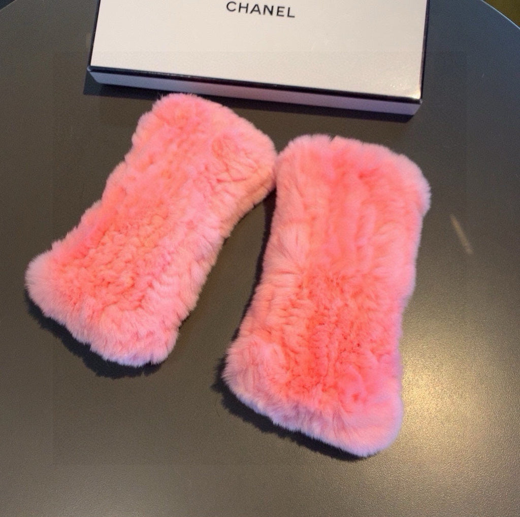 FINGERLESS HALF GLOVES IN ROUGE PINK RABBIT FUR 462276
