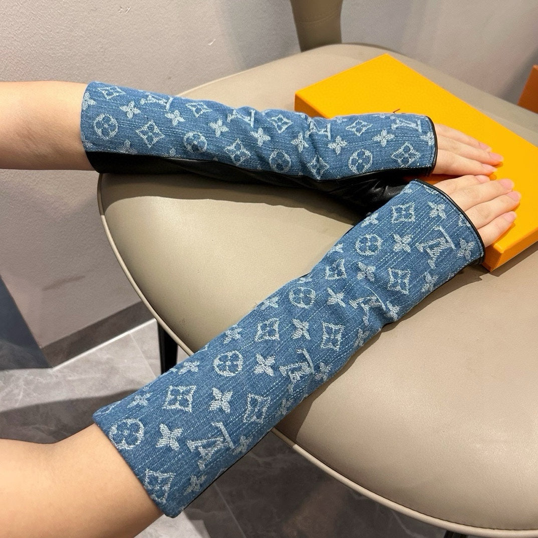 FINGERLESS LONG GLOVES IN AZURE BLUE MONOGRAM DENIM AND BLACK LAMBSKIN