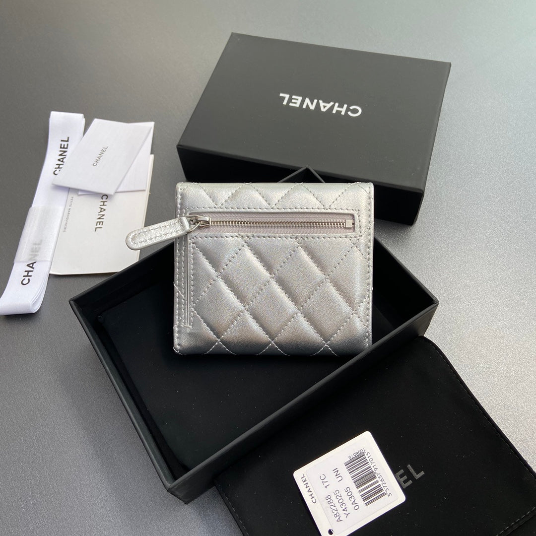 CC 82288 Classic Flap Wallet Sliver Sheepskin Polished Silver 229886