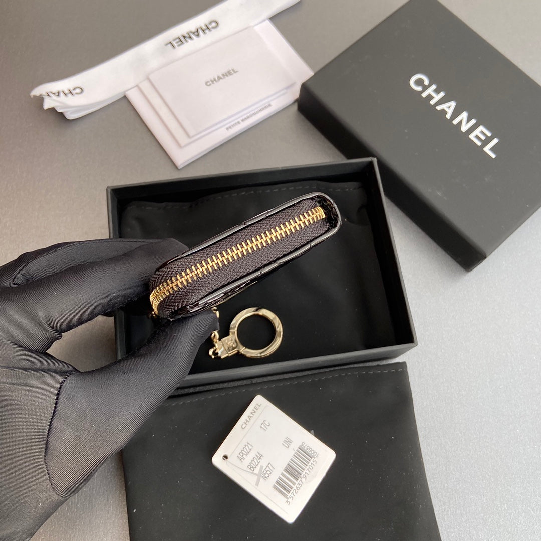 CC Hook & Chain Zipper Card Holder Black Patent GHW 234741