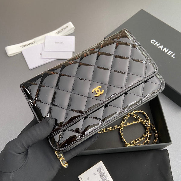 CC Woc 20cm Black Patent Calfskin Gold Hardware