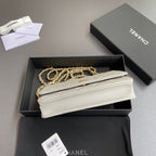 CC Wallet On Chain 20cm White Caviar Leather Gold Hardware 240157