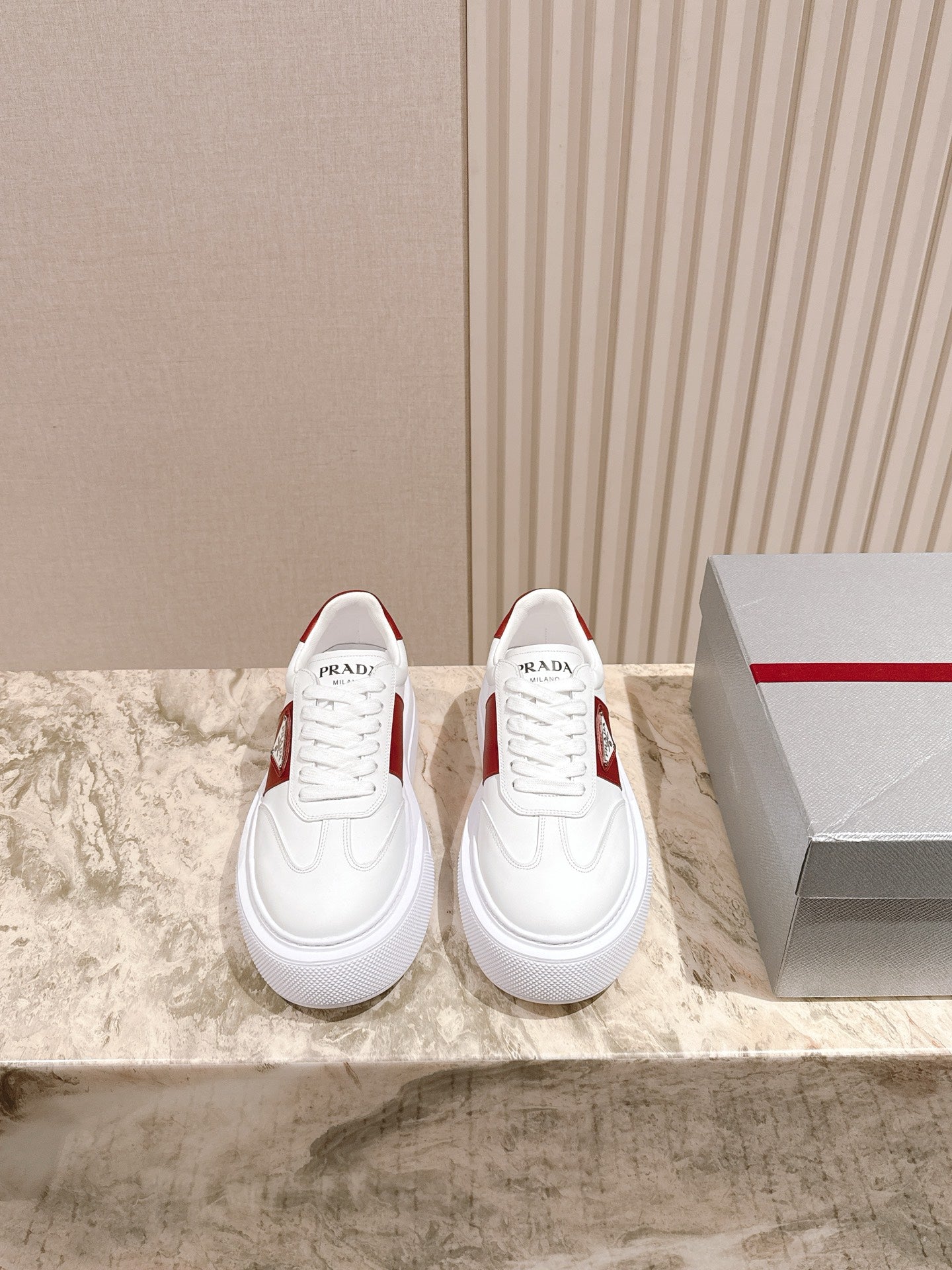 PRA 25s Casual Sneakers White Red Cowhide 449693