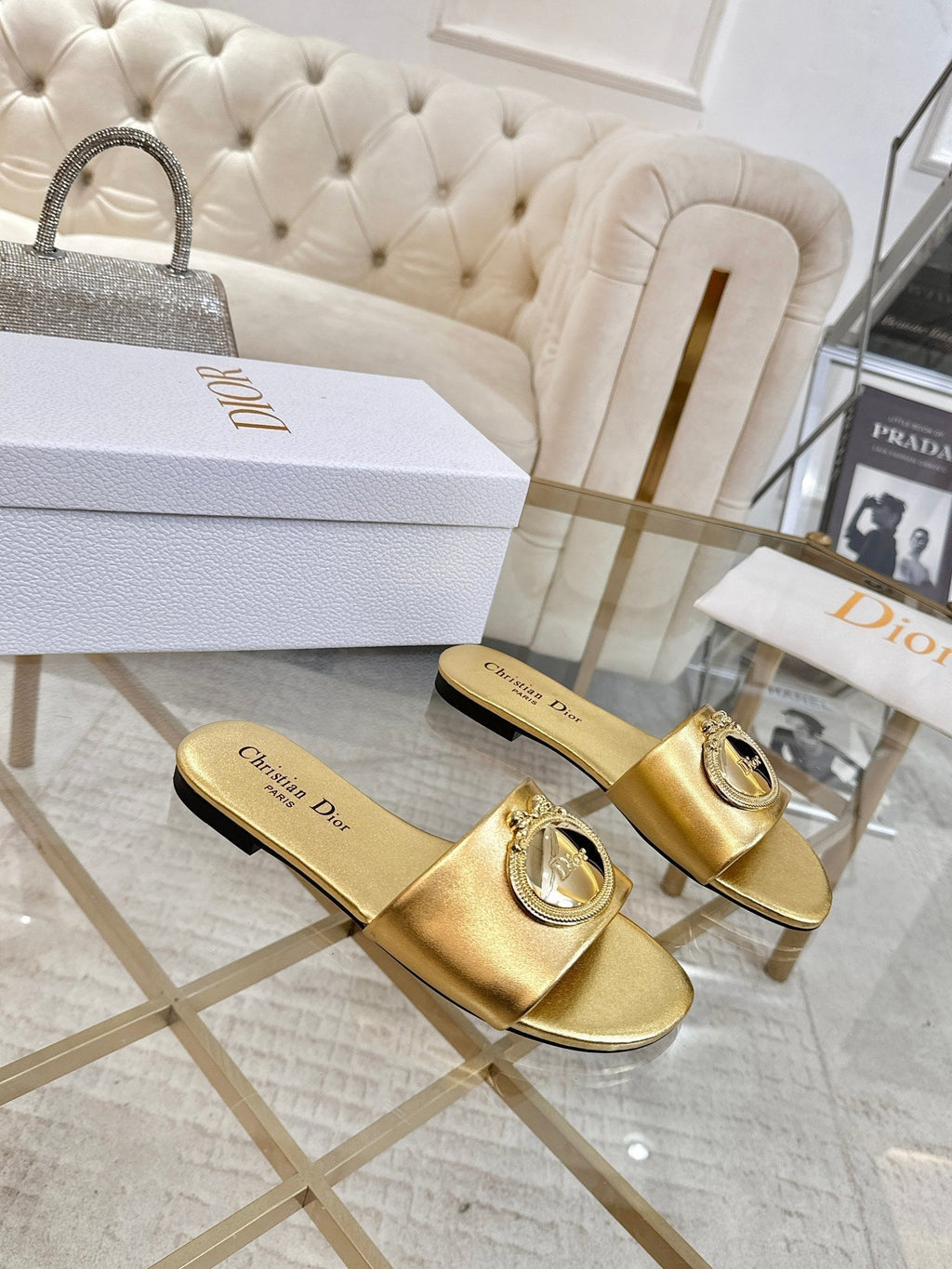 CD 26s Sandals Gold Leather 667116
