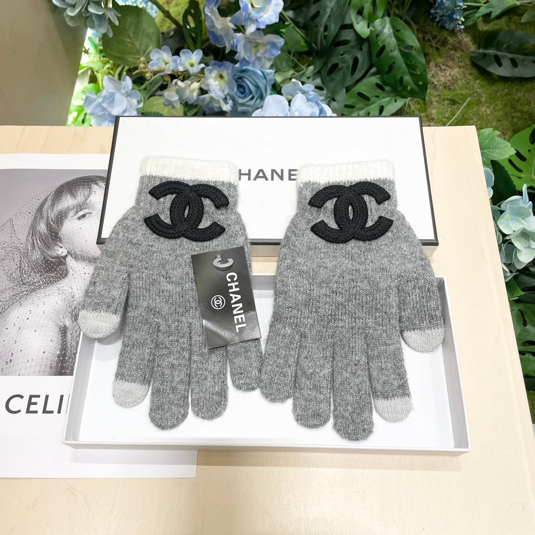 GLOVES IN DOVE GRAY WOOL WITH BLACK LOGO 425404