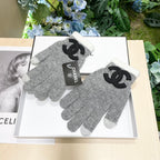 GLOVES IN DOVE GRAY WOOL WITH BLACK LOGO 425404