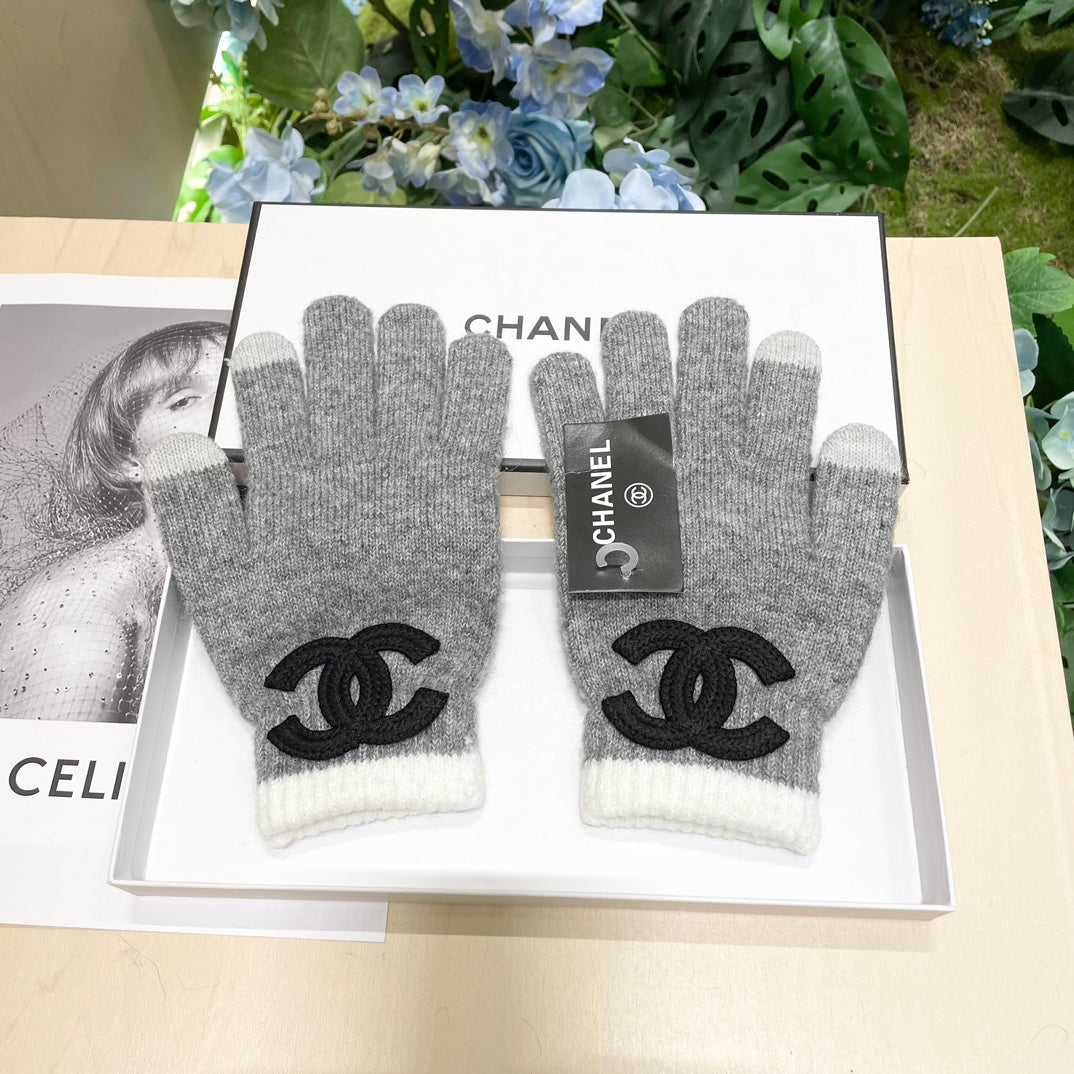 GLOVES IN DOVE GRAY WOOL WITH BLACK LOGO 425404