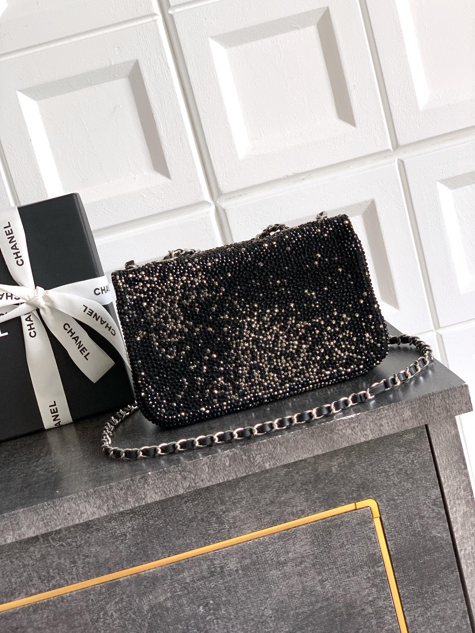 CC Classic Flap Bag 20cm Full Diamond Black Calfskin