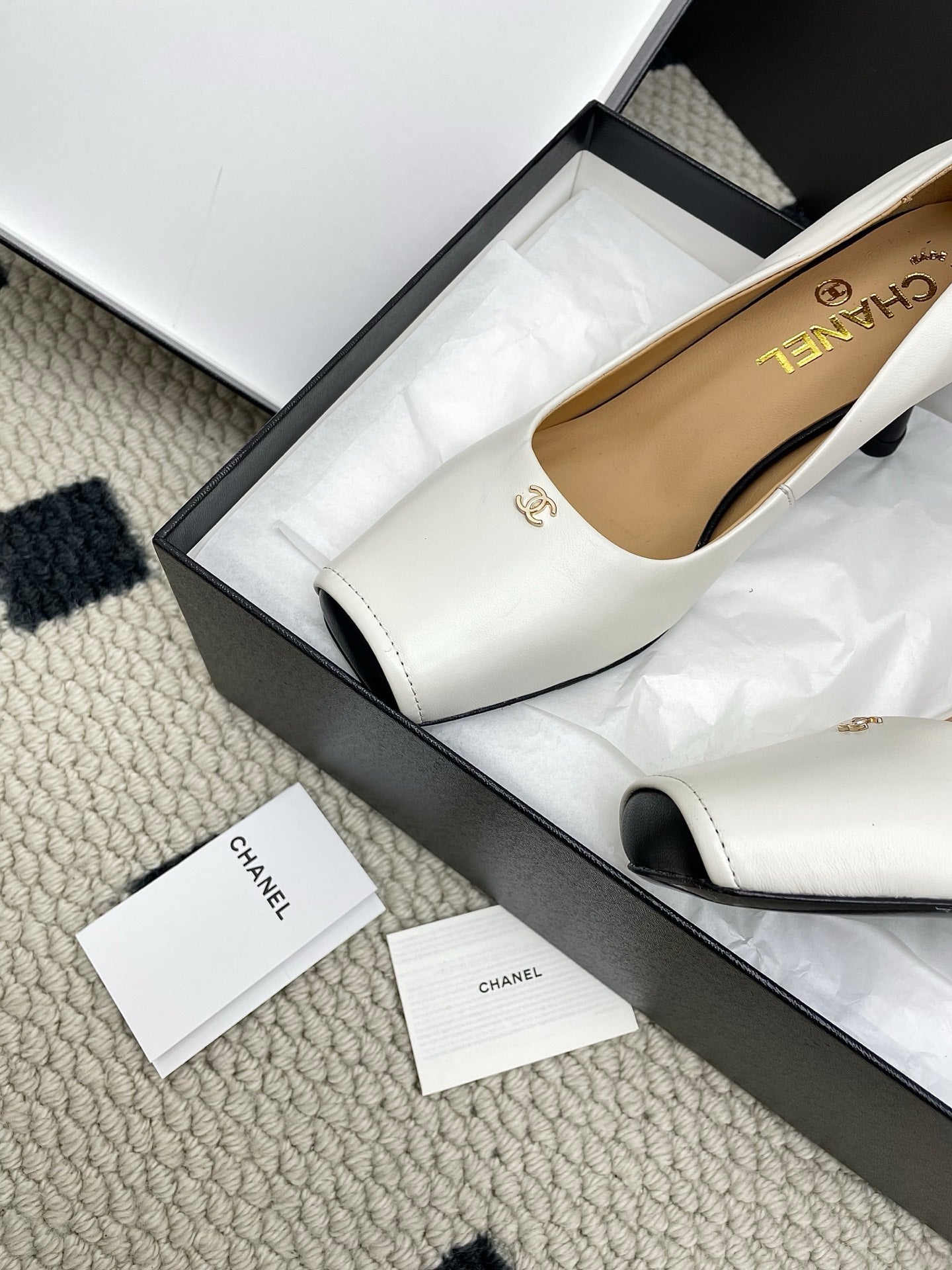 CC Square-Toe Pumps 65mm White Sheepskin 427016