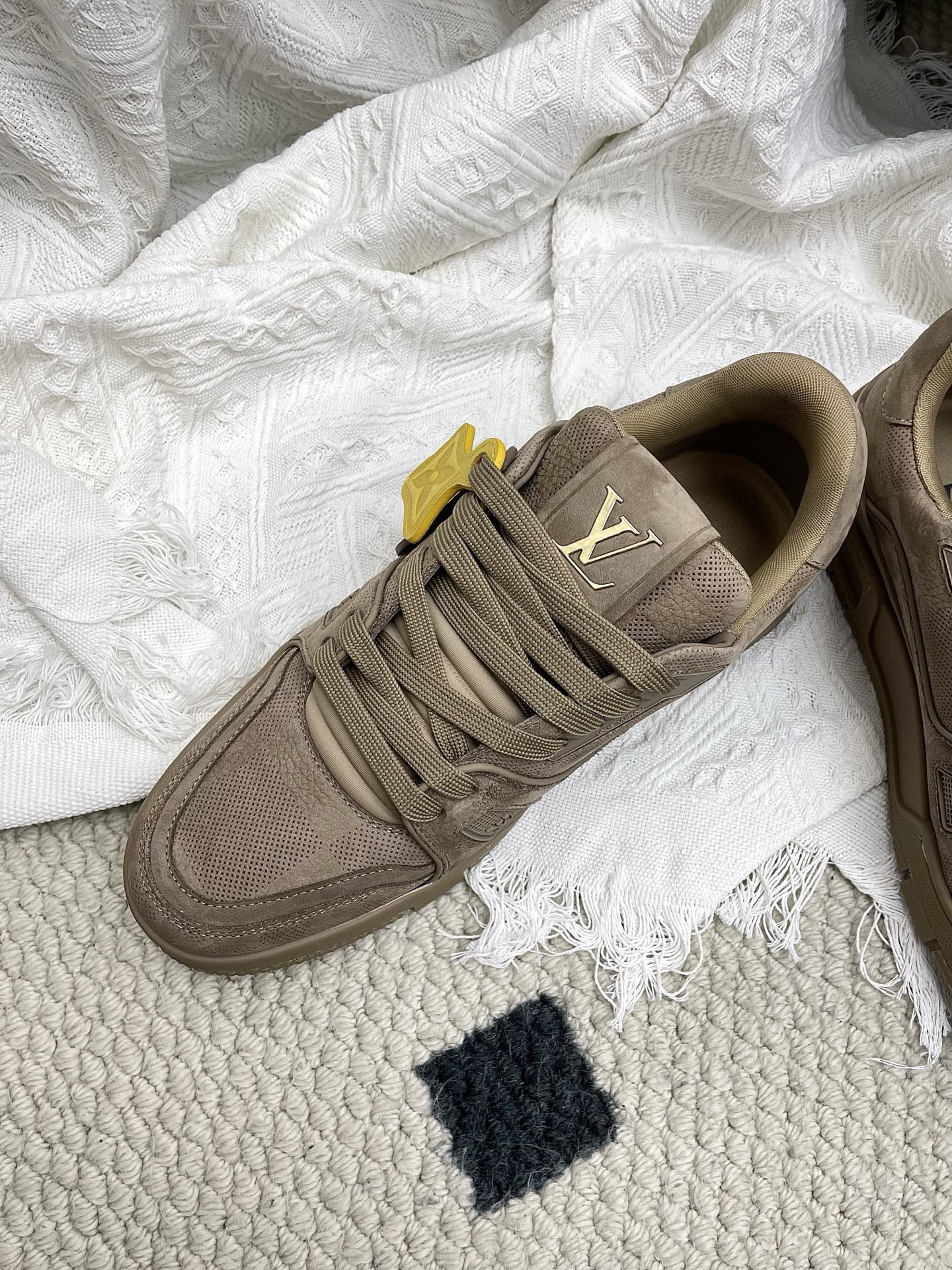 LV Trainer Sneaker Taupe Suede Mesh 611159