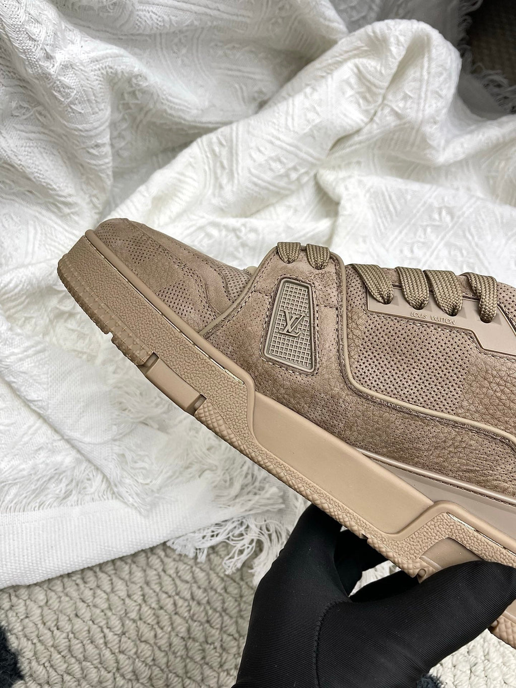 LV Trainer Sneaker Taupe Suede Mesh 611159