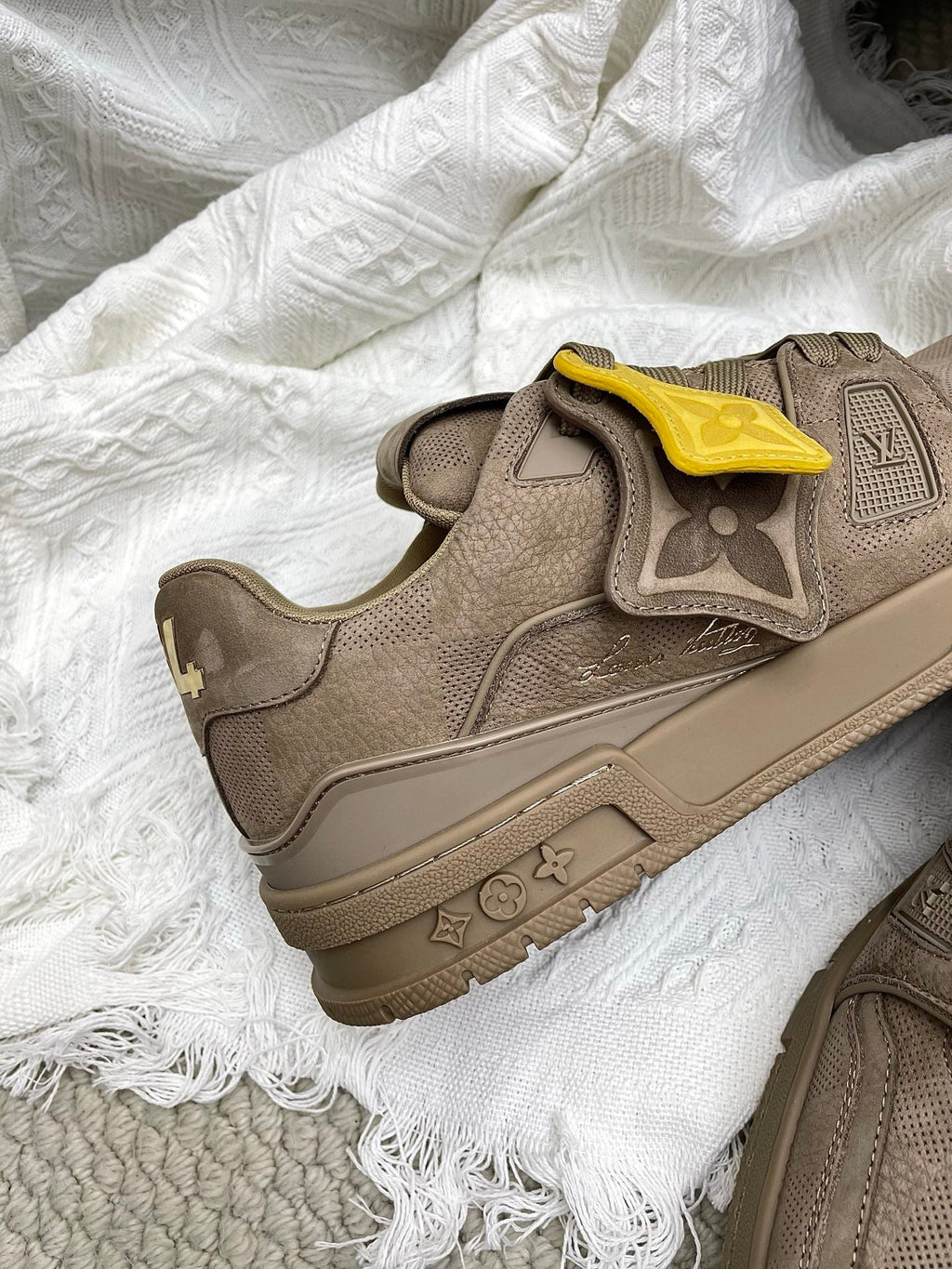 LV Trainer Sneaker Taupe Suede Mesh 611159