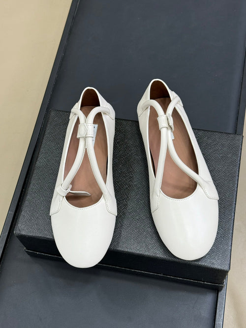 ALAIA Le Teckel Ballet Flats White Sheepskin 468730