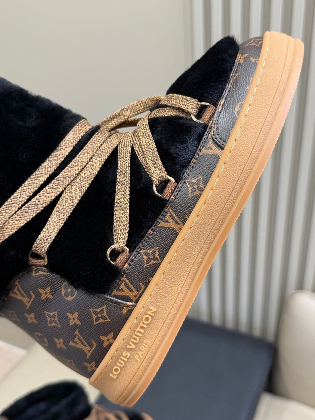 LV 25 Snow Boots Brown Black Leather Wool 576937