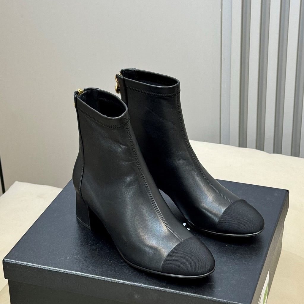 CC 26FW Ankle Boot Black Sheepskin Fabric 621274