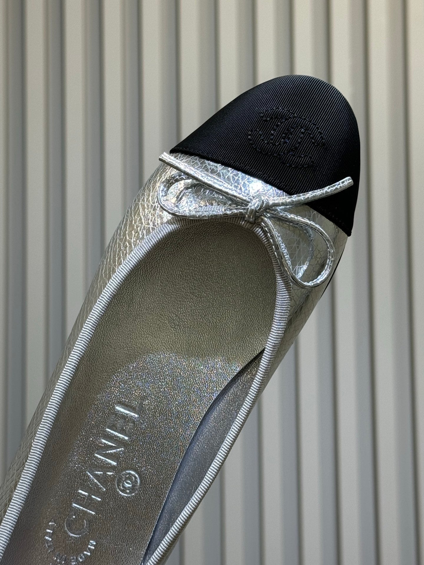 CC 26ss Ballet Flats Black Sliver Leather Fabric 623150
