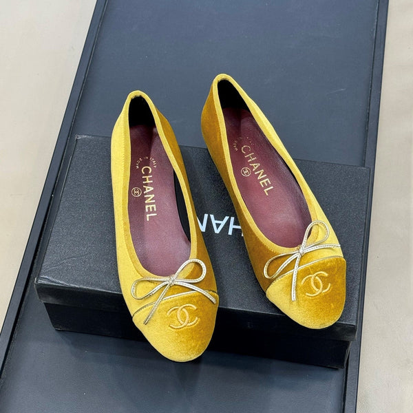 CC 26ss Ballet Flats Yellow Velvet 623154