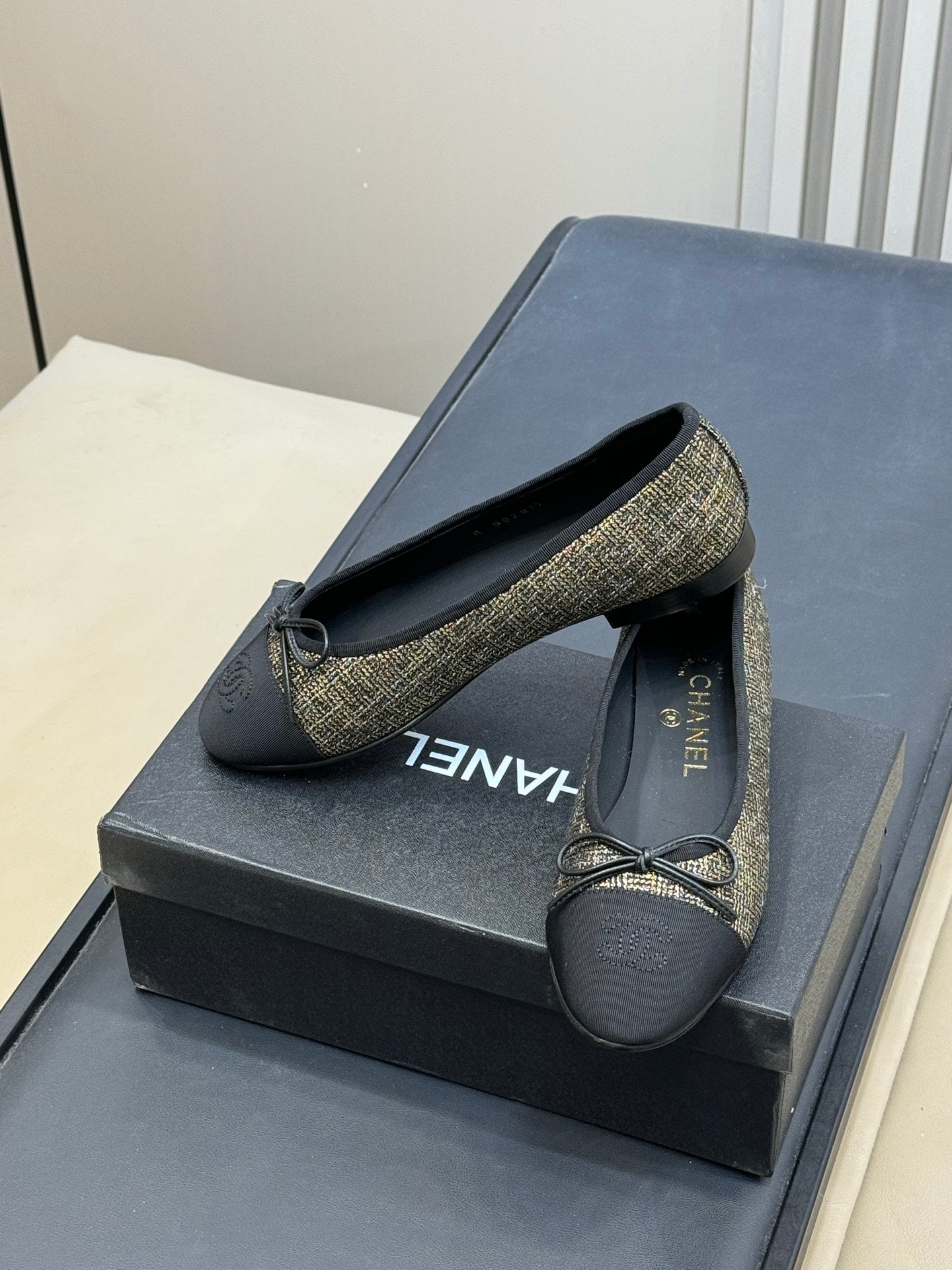 CC 26ss Ballet Flat Black Gold Tweed Velvet 623157
