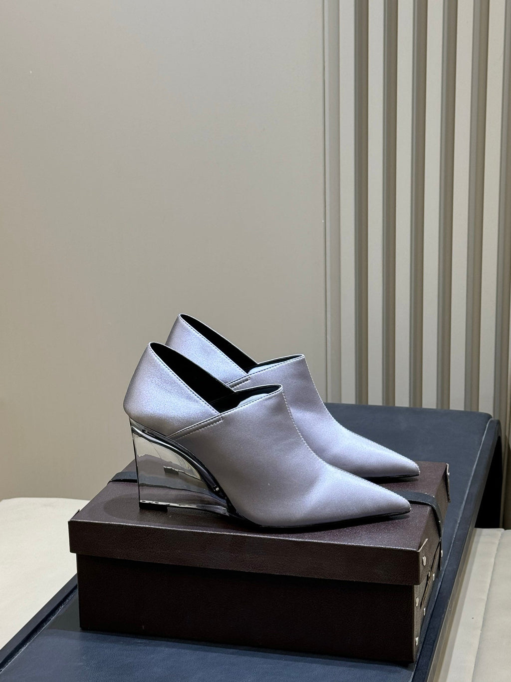 Alaia 26  Pointed-Toe High Heels 70 Gray Genuine Leather 621722