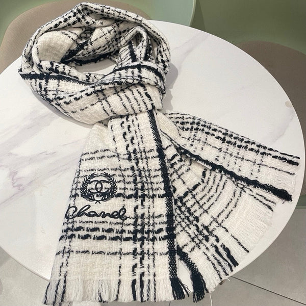 CC Scarf 186 CM In White With Black Stripes Fleece Wool 418245