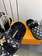 LV Cosy Flat Slippers Comfort Clog Black Leather  Monogram Fur 533467