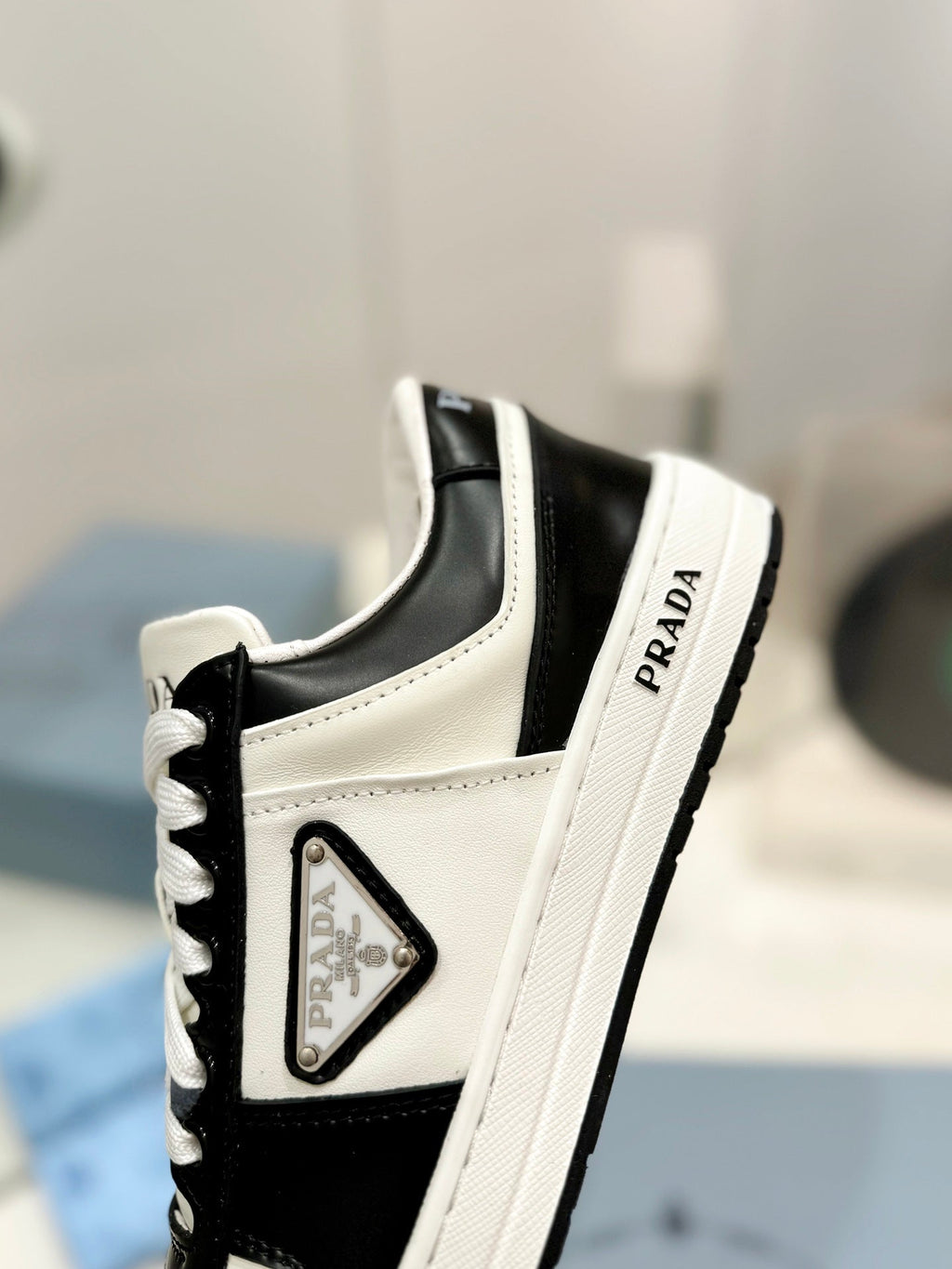 PRA DOWNTOWN NAPPA SNEAKERS BLACK AND WHITE CALFSKIN