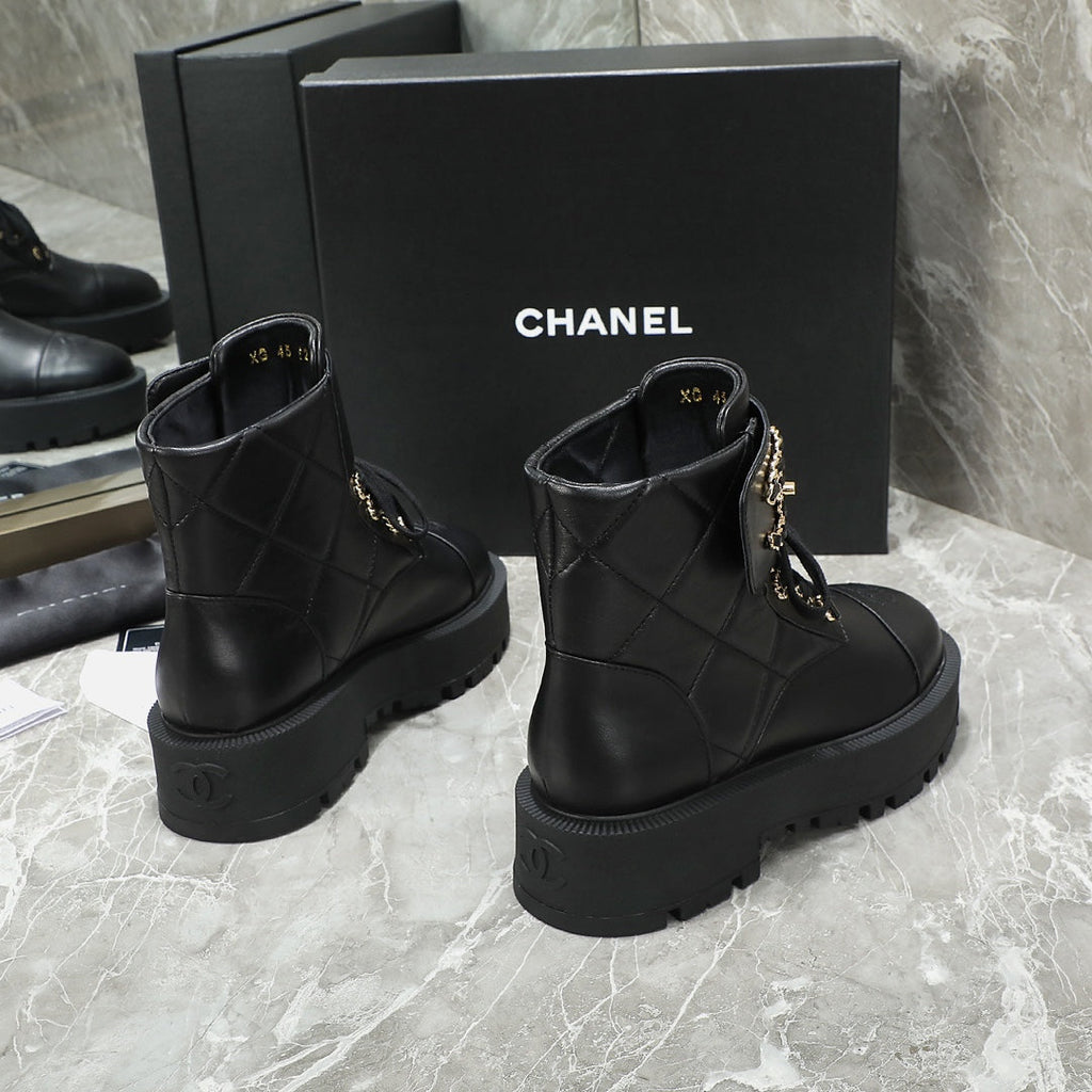 CC Interlocking Logo Combat Boots Full Black Quilted Lambskin 432654