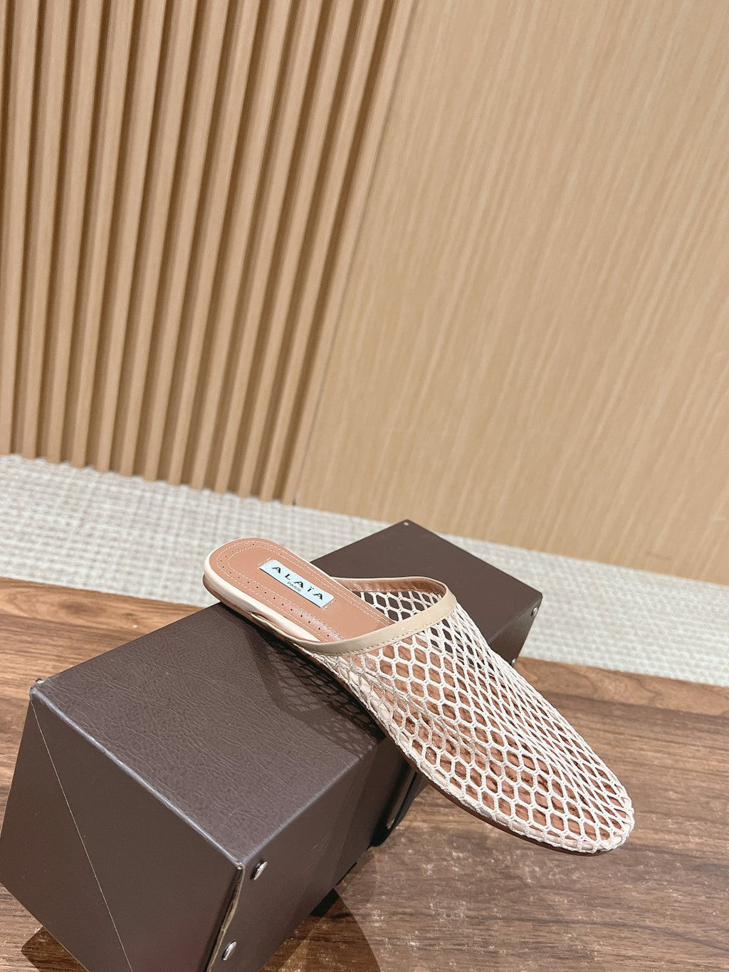 flat mule fishnet beige lambskin