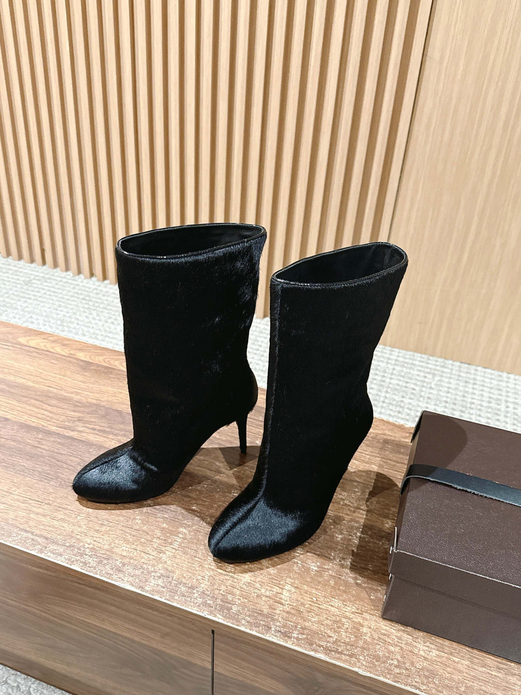 ALAIA high-heeled short boots black velvet 386015