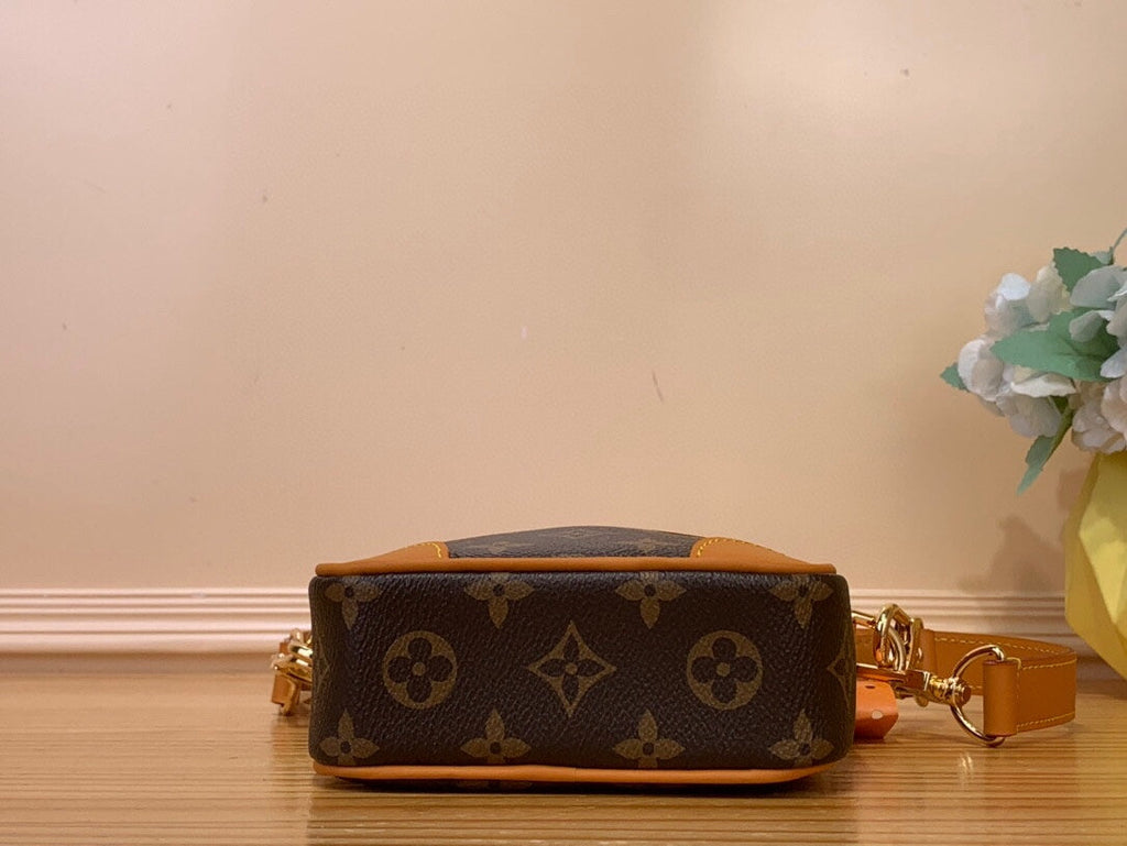 LV Danube Bd Brown Monogram Canvas 205330