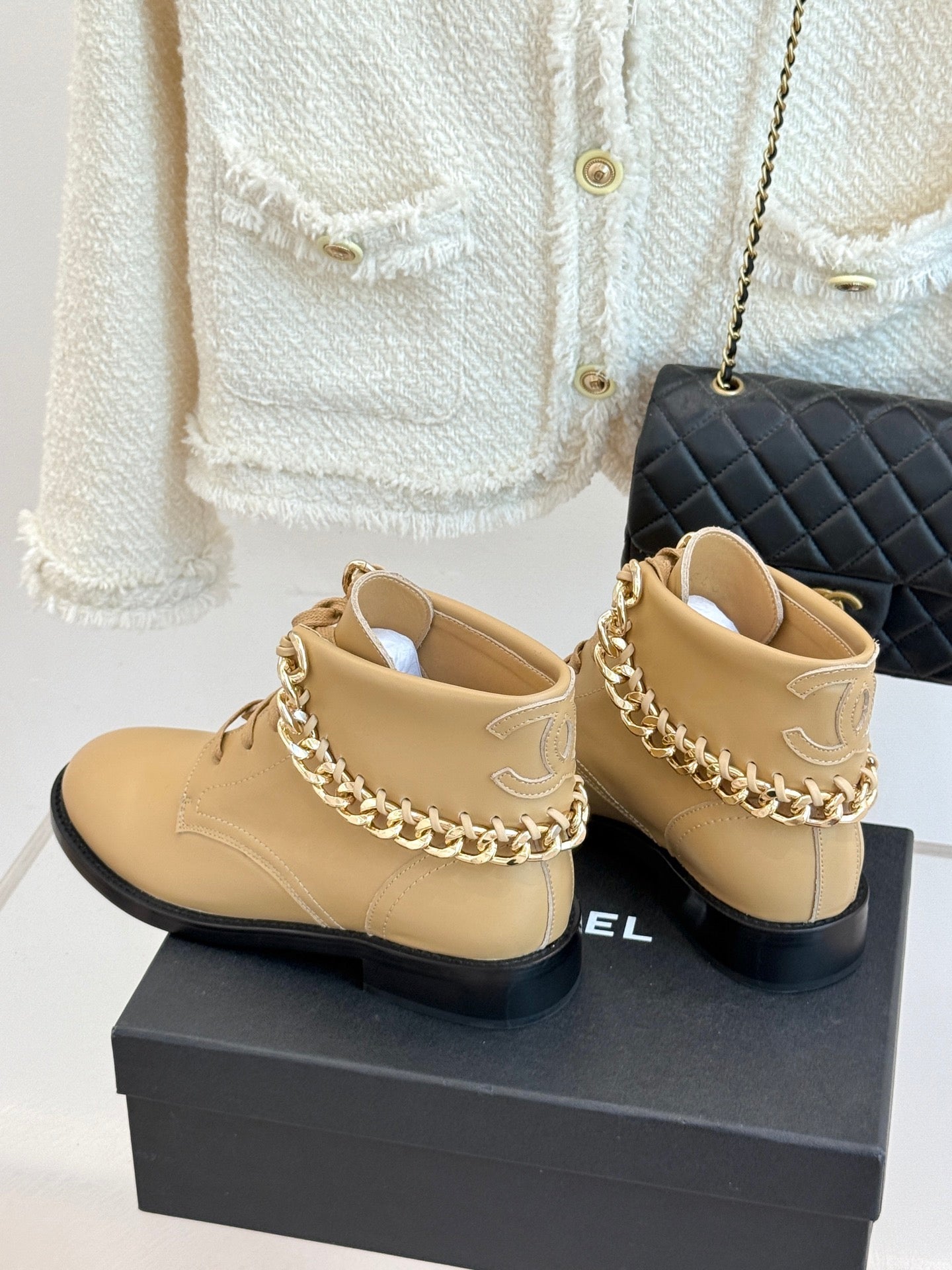 CC Classic Large Chain Martin Booots Beige Sheepskin 404669