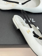 26C Two-tone Double C Flat Shoes Black White Sheeskin 557689