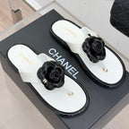 CC 26 Camellia Thong Sandal White mix Black Sheepskin 609997
