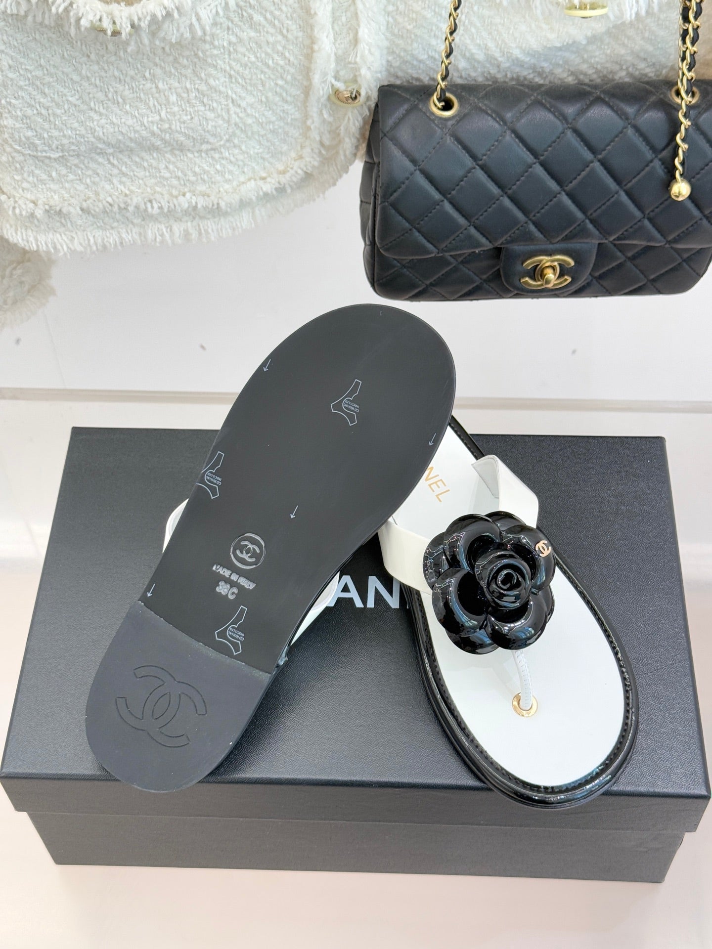 CC 26 Camellia Thong Sandal White mix Black Sheepskin 609997