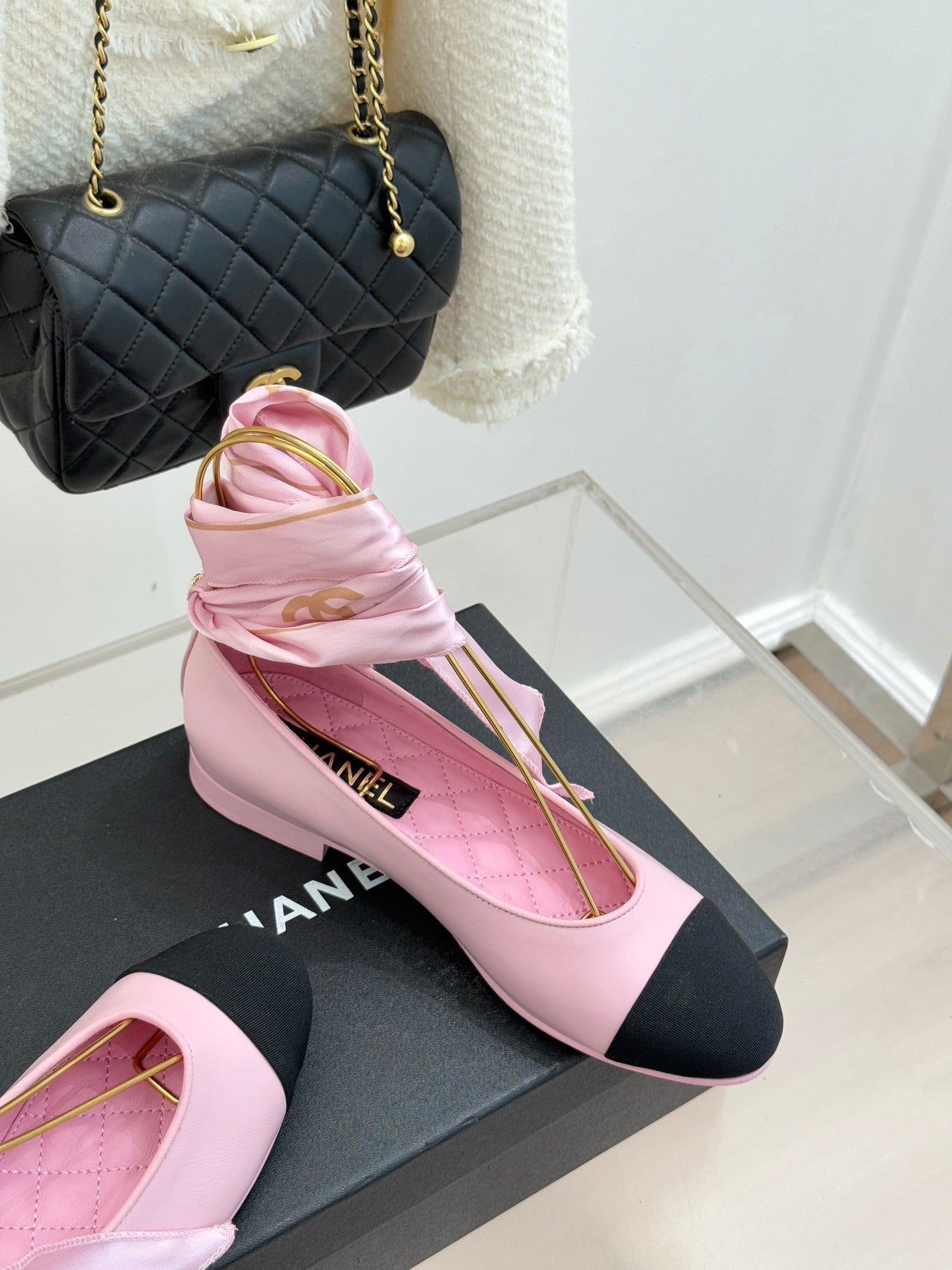 CC 26C Double C Ribbon Flat Shoes Black Pink Cafskin Fabric 557536