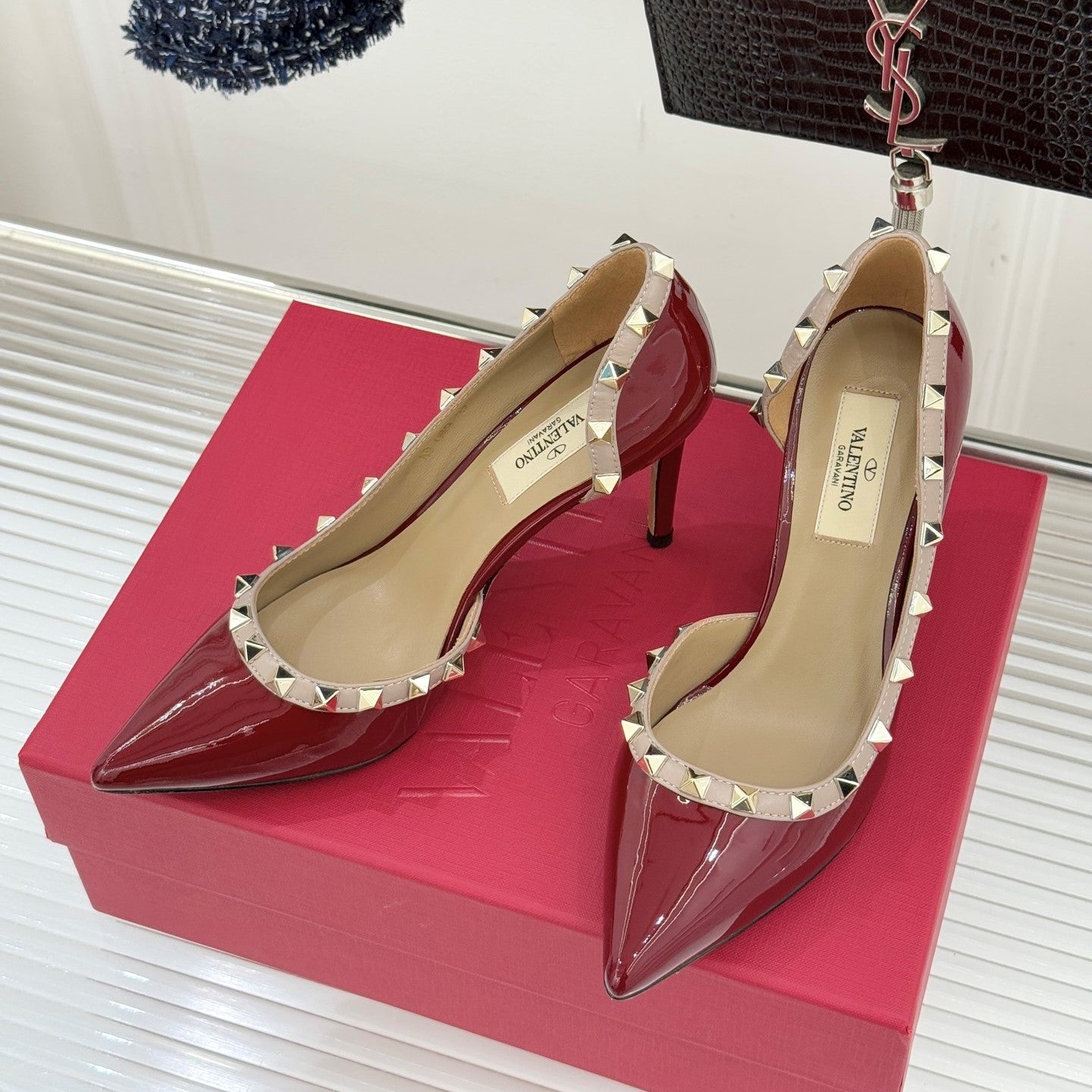 Valentino Rockstud Pumps Burgundy Patent Leather 643001