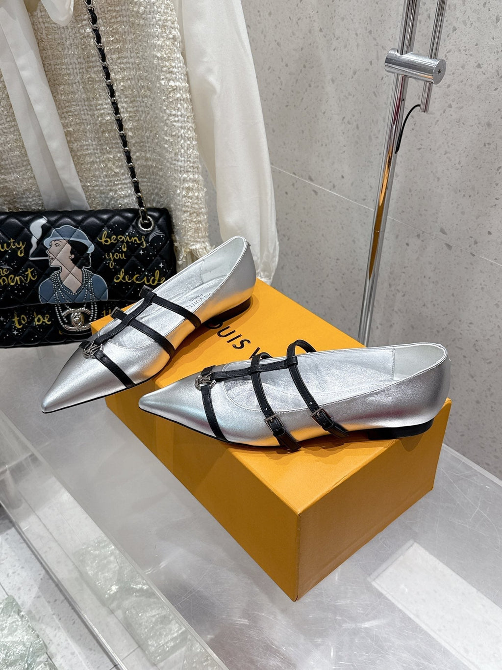 LV 6AM Flat Ballerina Sliver Calfskin 610738