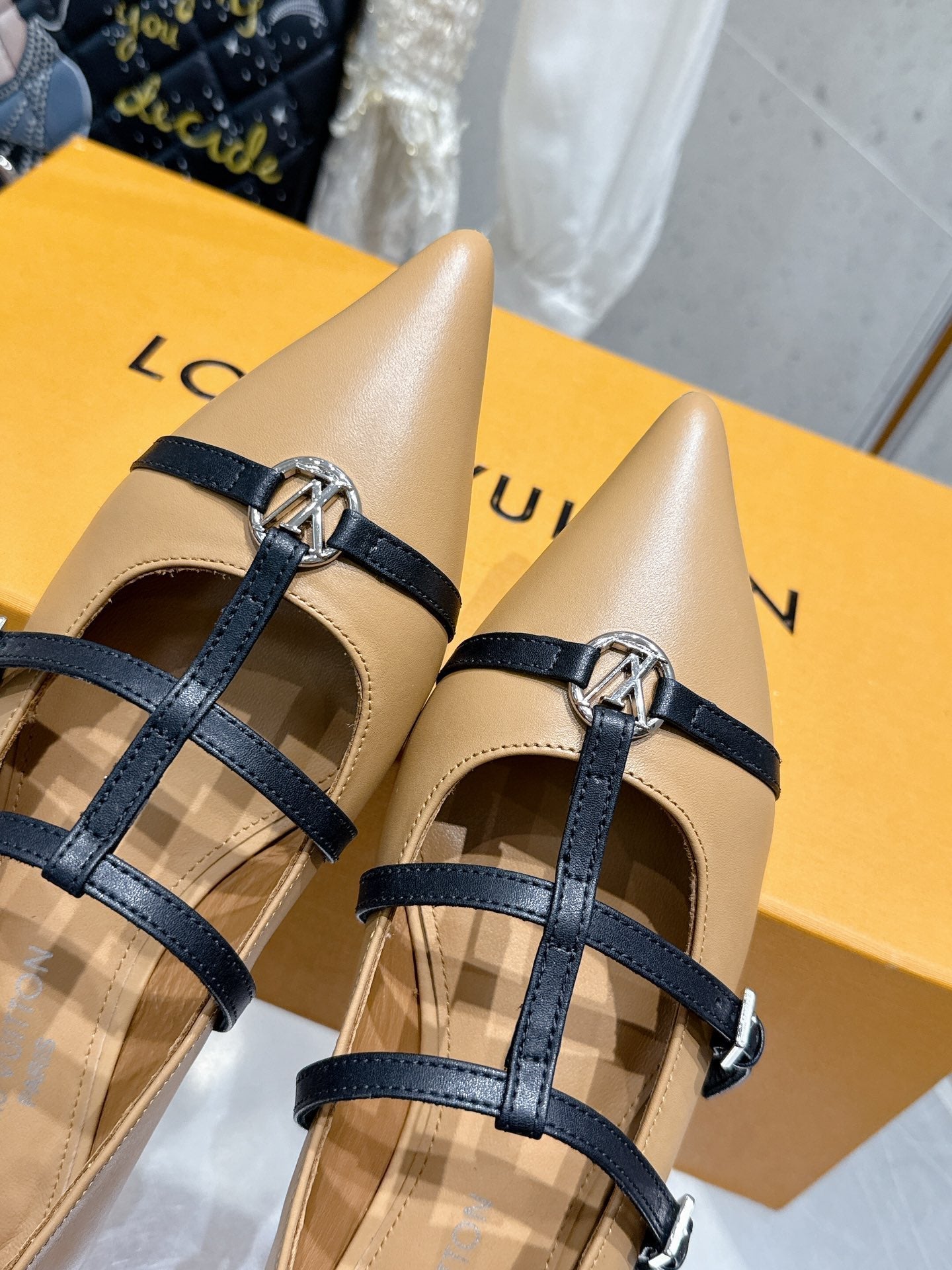 LV 6AM Flat Ballerina Beige Calfskin 610739