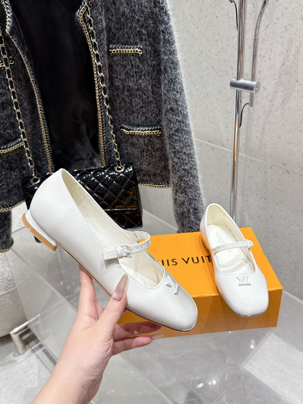 LV Swing Ballet Flat White Patent Leather 610708