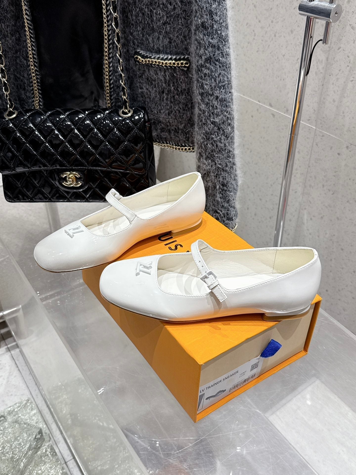 LV Swing Ballet Flat White Patent Leather 610708